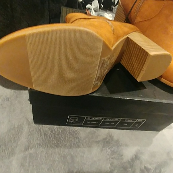 Booties - Picture 3 of 4